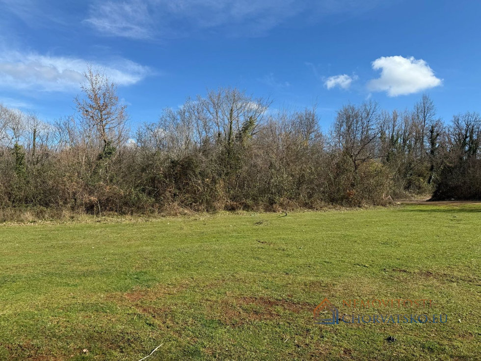 Prodej stavební parcely 1780 m²