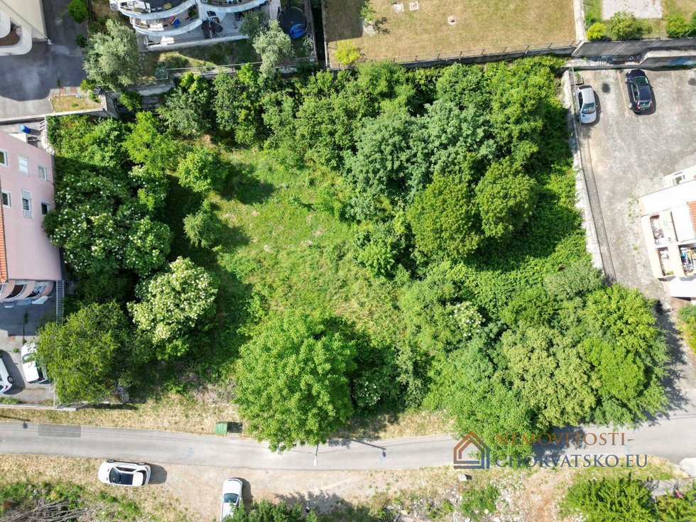 Prodej stavební parcely 1500 m²
