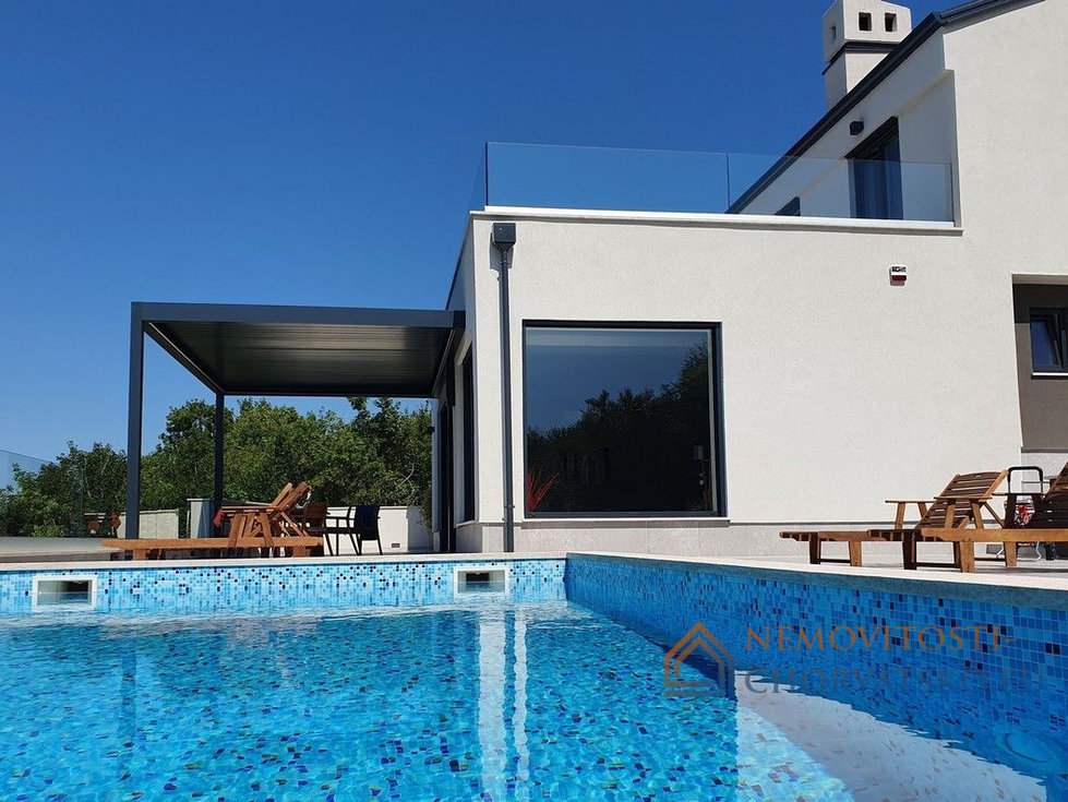 Prodej rodinného domu 239 m²