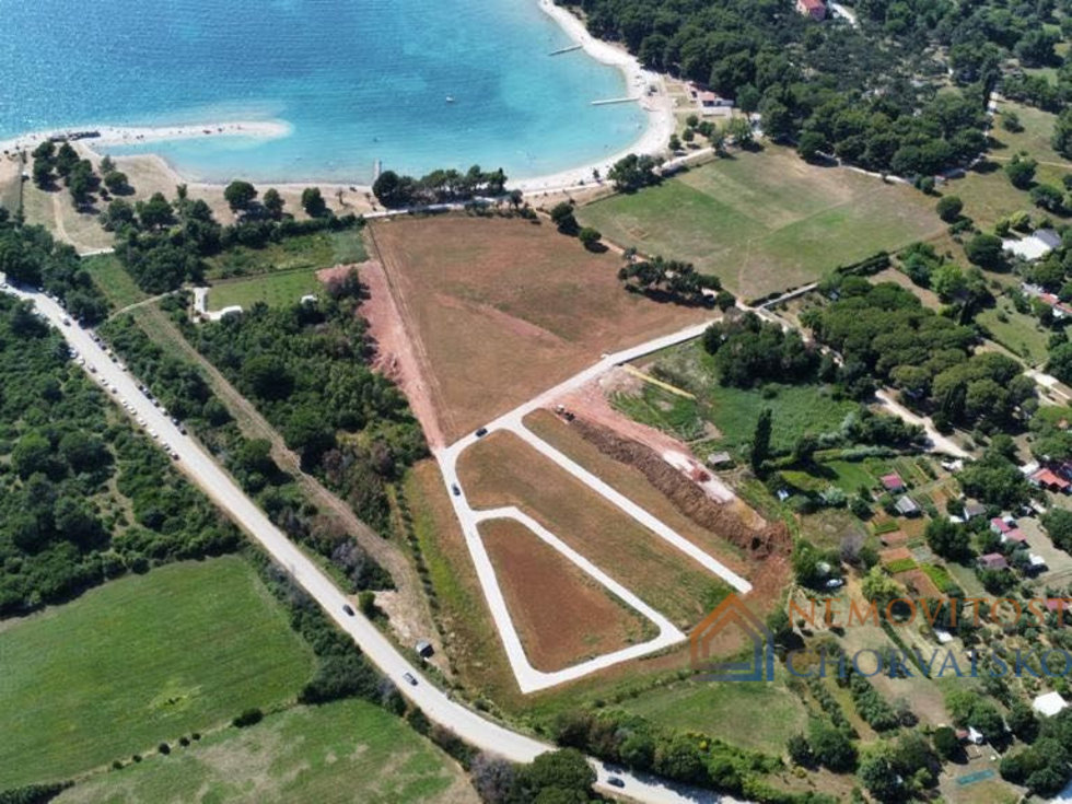 Prodej stavební parcely 666 m²