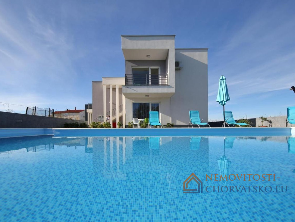 Prodej rodinného domu 235 m²