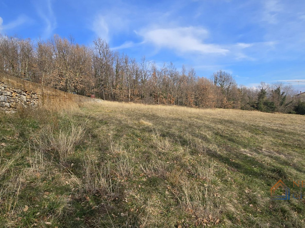 Prodej stavební parcely 1600 m²