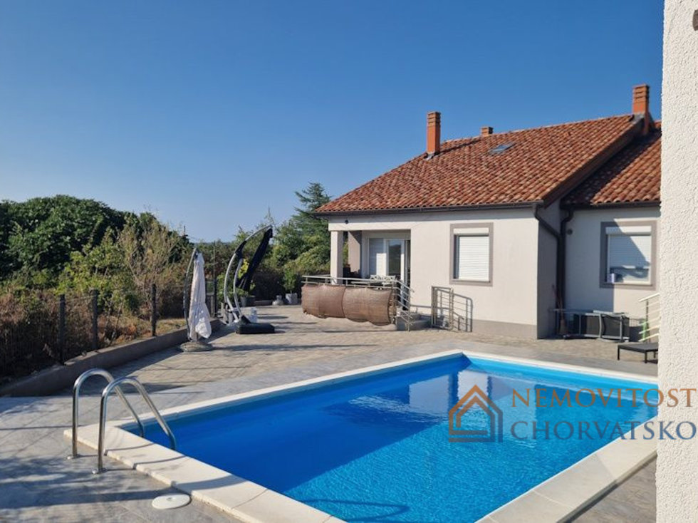 Prodej bytu 5+1 a více 71 m²