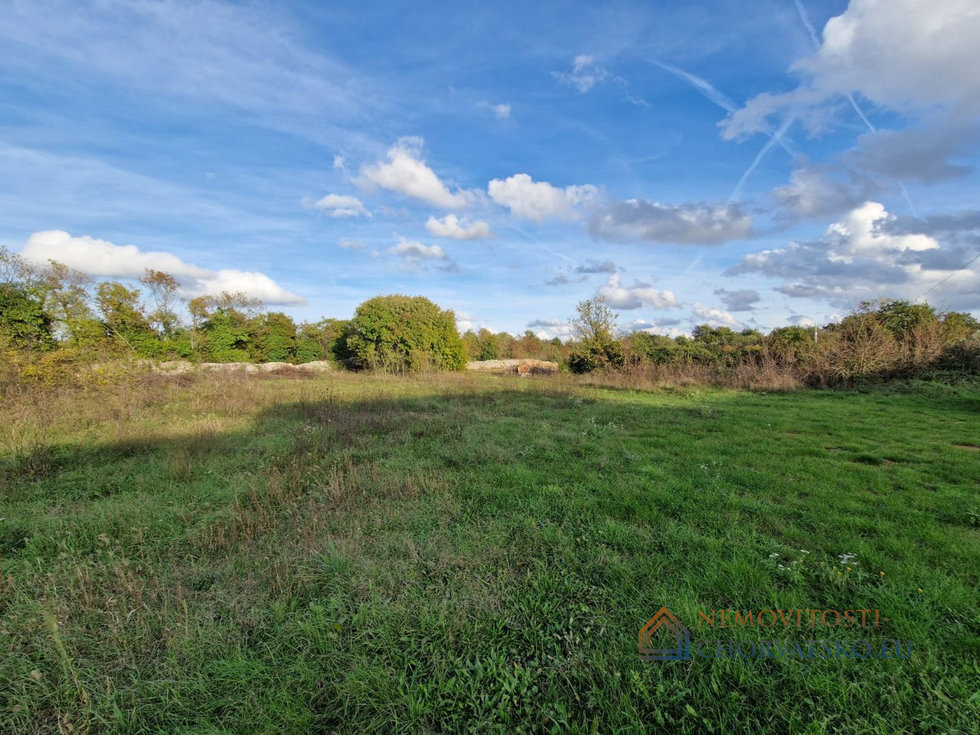 Prodej stavební parcely 1244 m²