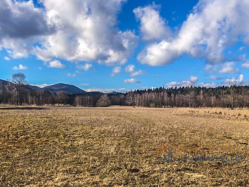 Prodej stavební parcely 3339 m²