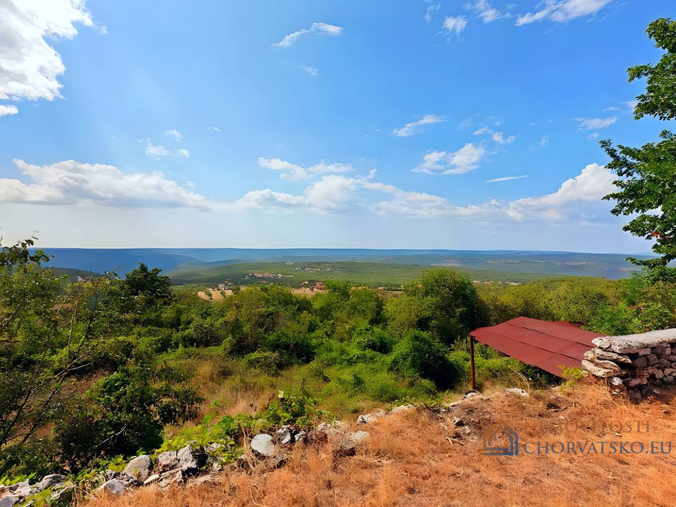 Prodej stavební parcely 13692 m²