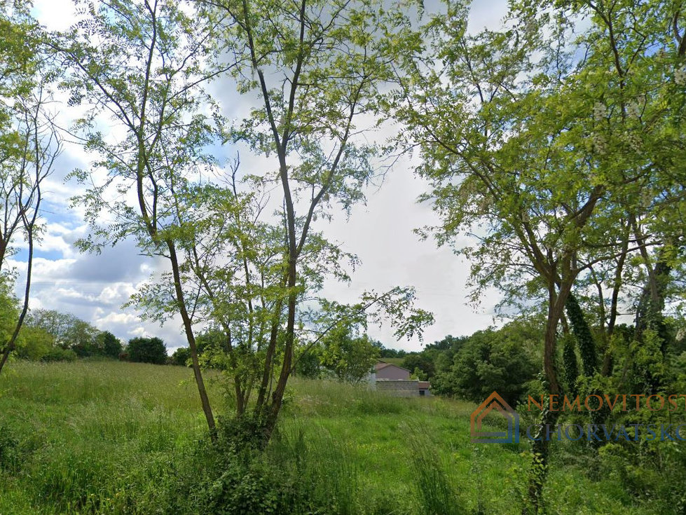 Prodej stavební parcely 1900 m²