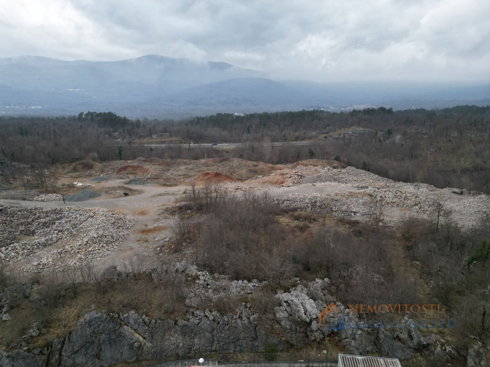 Prodej stavební parcely 1993 m²