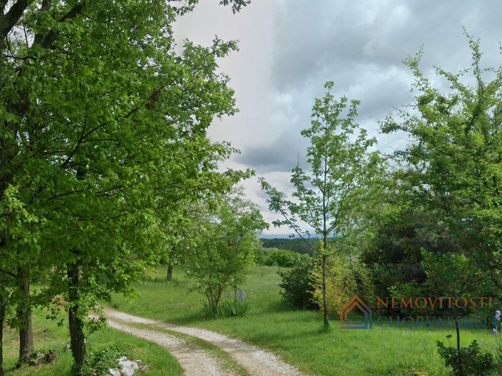 Prodej stavební parcely 988 m²