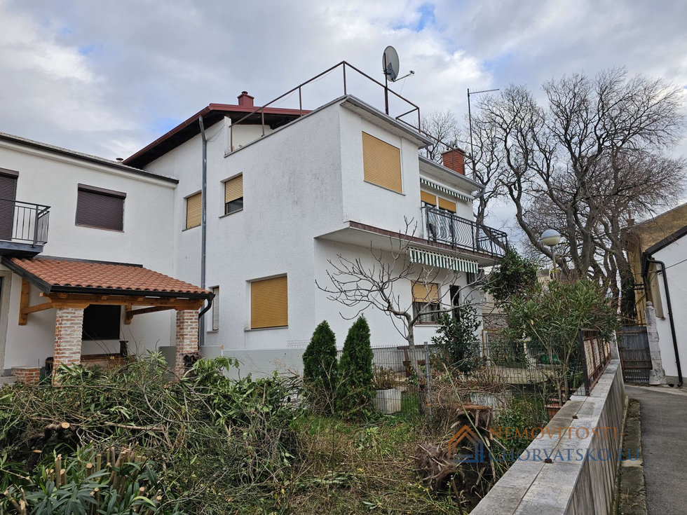 Prodej rodinného domu 268 m²