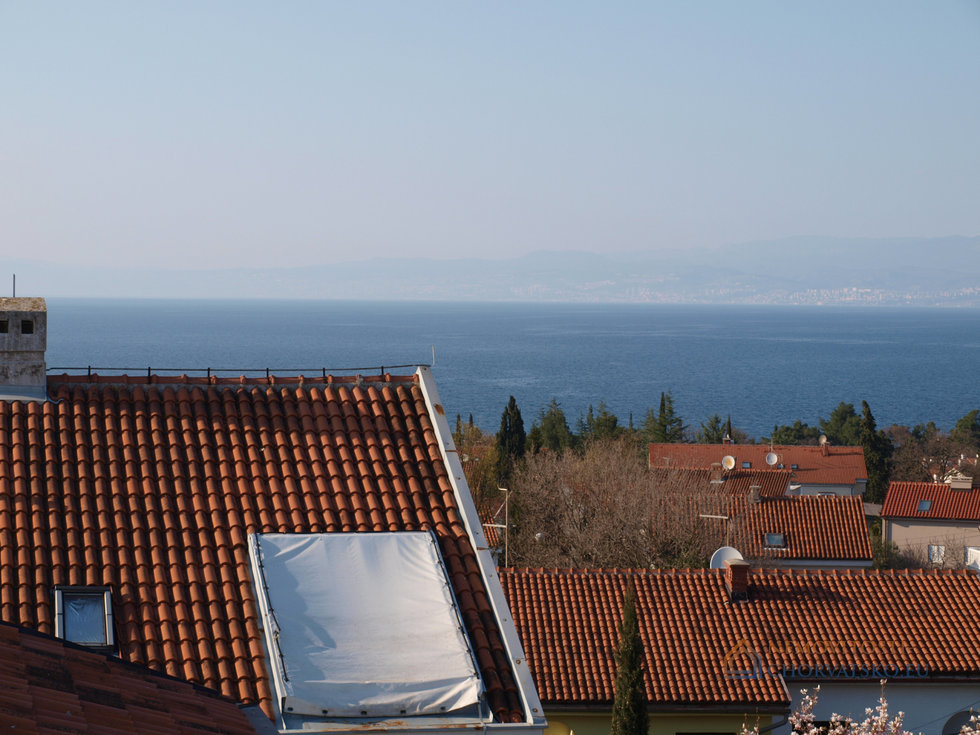 Pronájem bytu 3+kk 40 m²