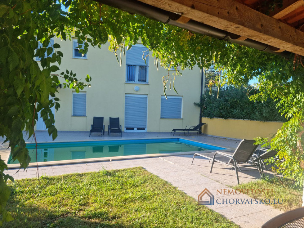 Prodej rodinného domu 400 m²