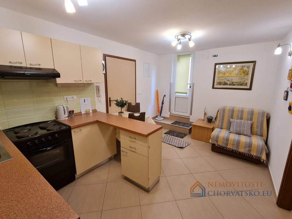 Pronájem bytu 1+kk, garsoniery 35 m²