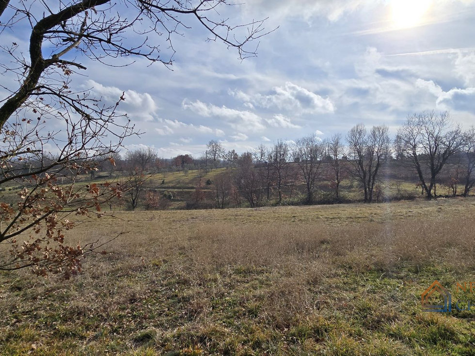 Prodej stavební parcely 3313 m²