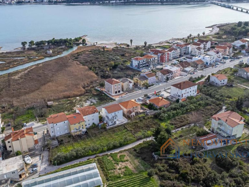 Prodej stavební parcely 2813 m²