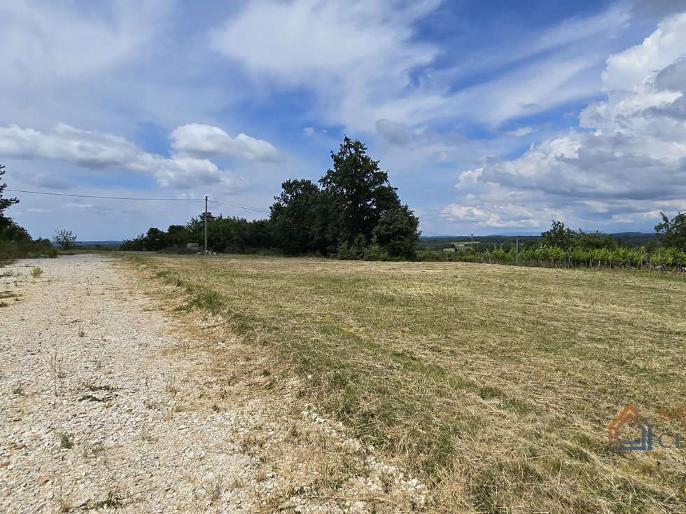 Prodej stavební parcely 1395 m²