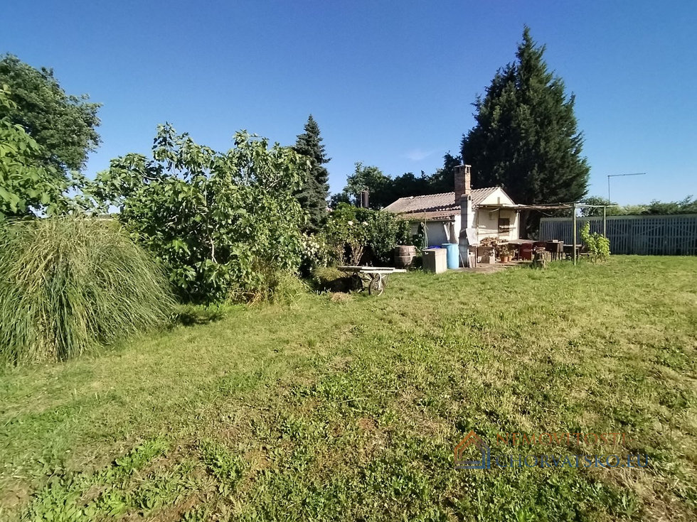 Prodej stavební parcely 1507 m²