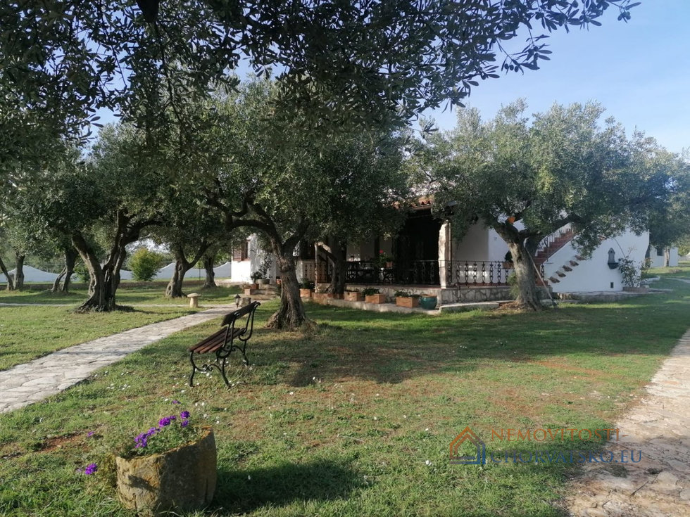 Prodej rodinného domu 217 m²