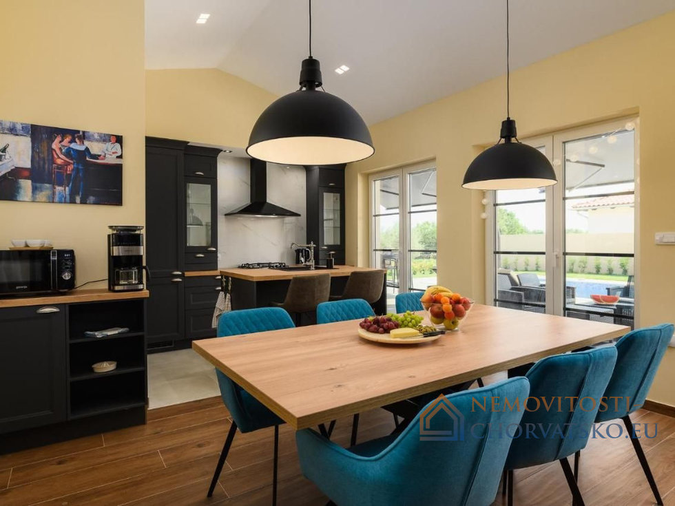 Pronájem rodinného domu 186 m²