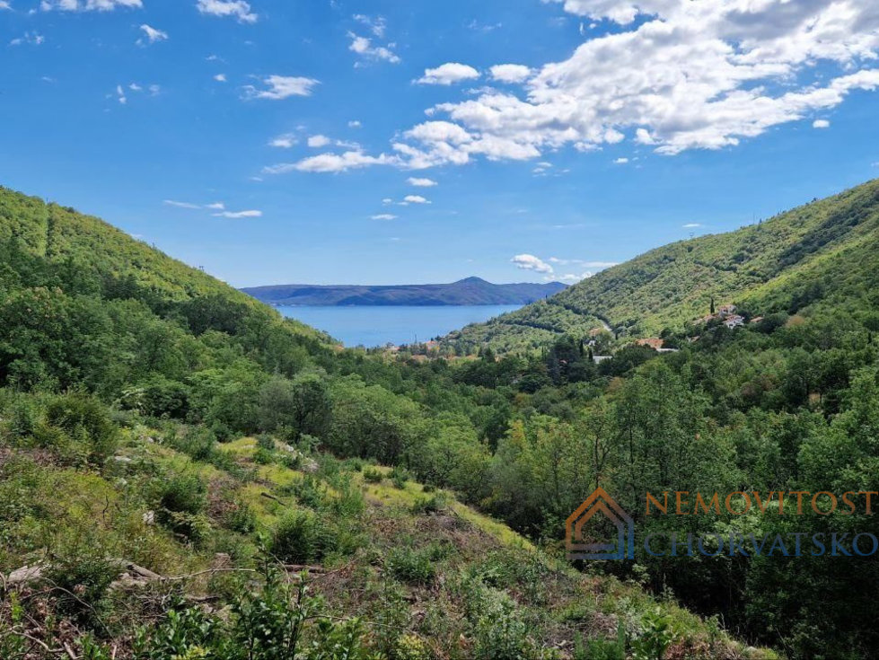 Prodej stavební parcely 970 m²