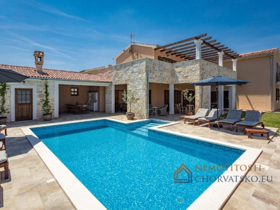 Prodej rodinného domu 360 m²
