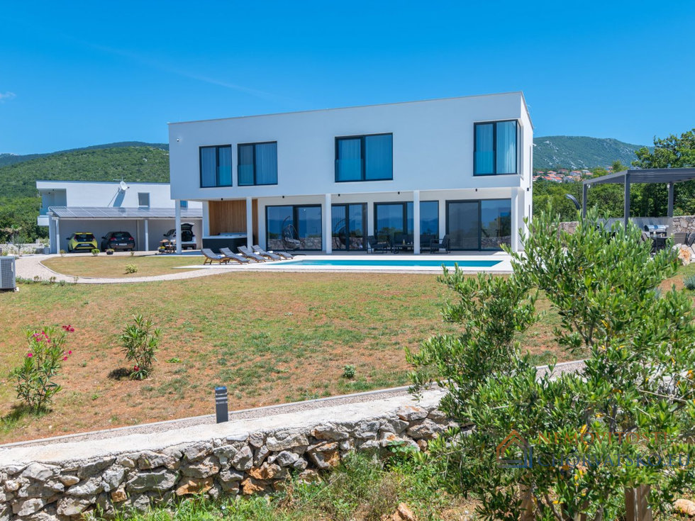 Prodej rodinného domu 260 m²