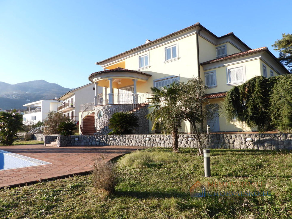 Prodej rodinného domu 505 m²