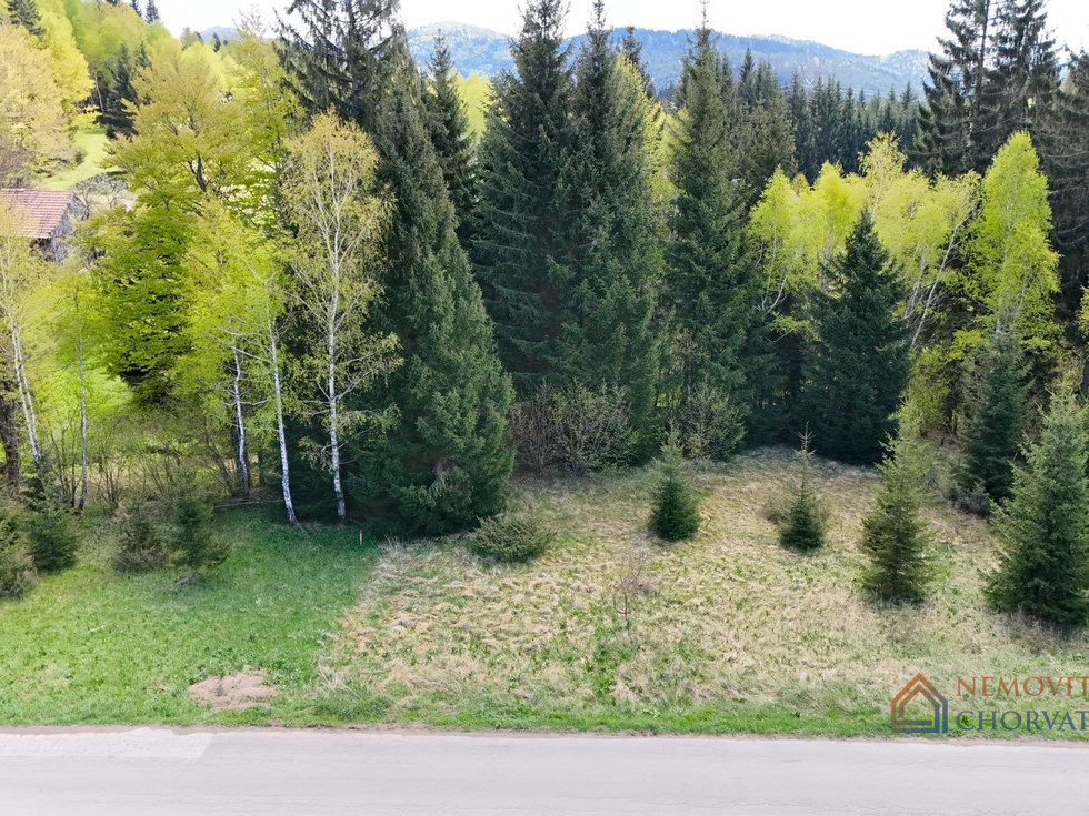 Prodej stavební parcely 1553 m²