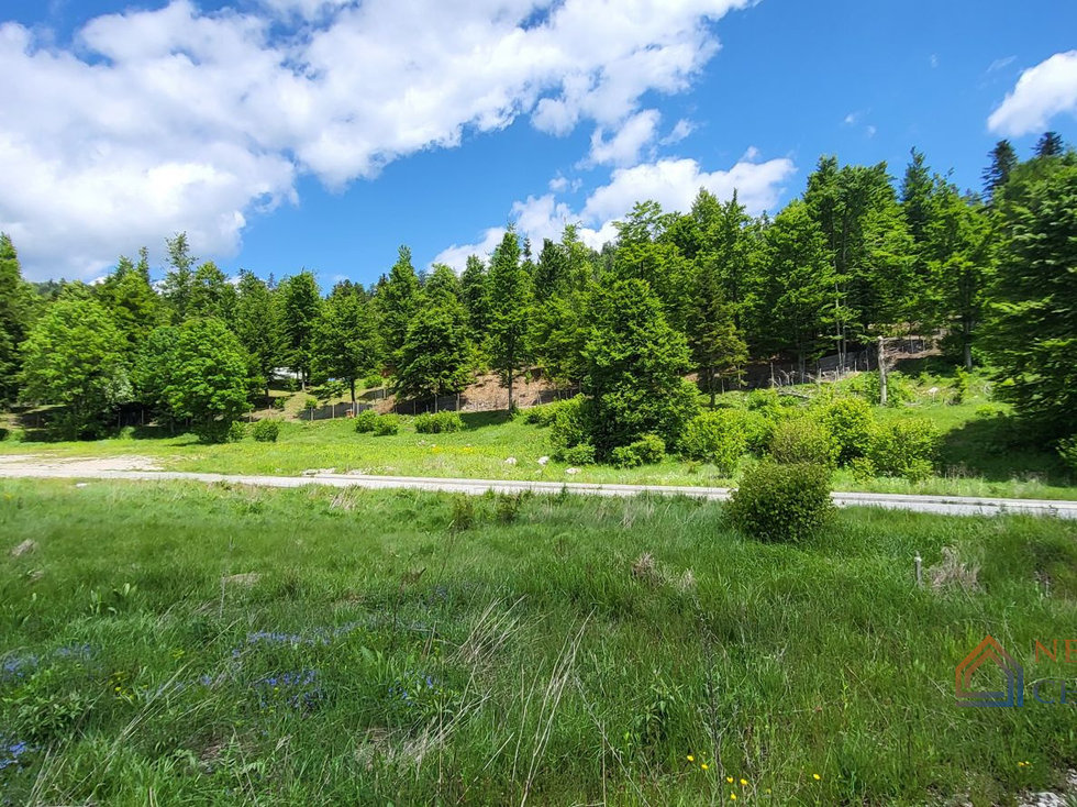Prodej stavební parcely 831 m²