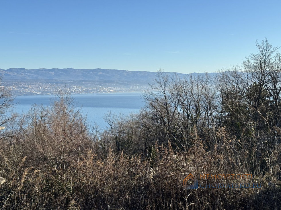 Prodej stavební parcely 1745 m²