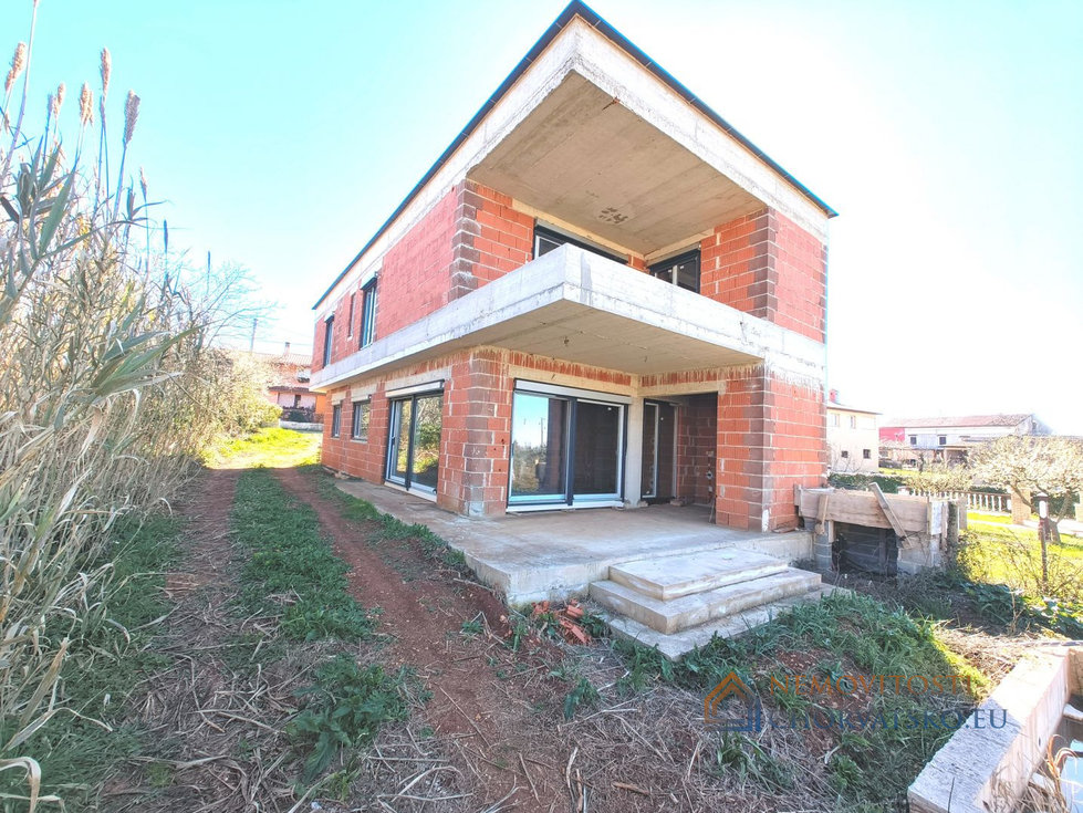 Prodej rodinného domu 197 m²
