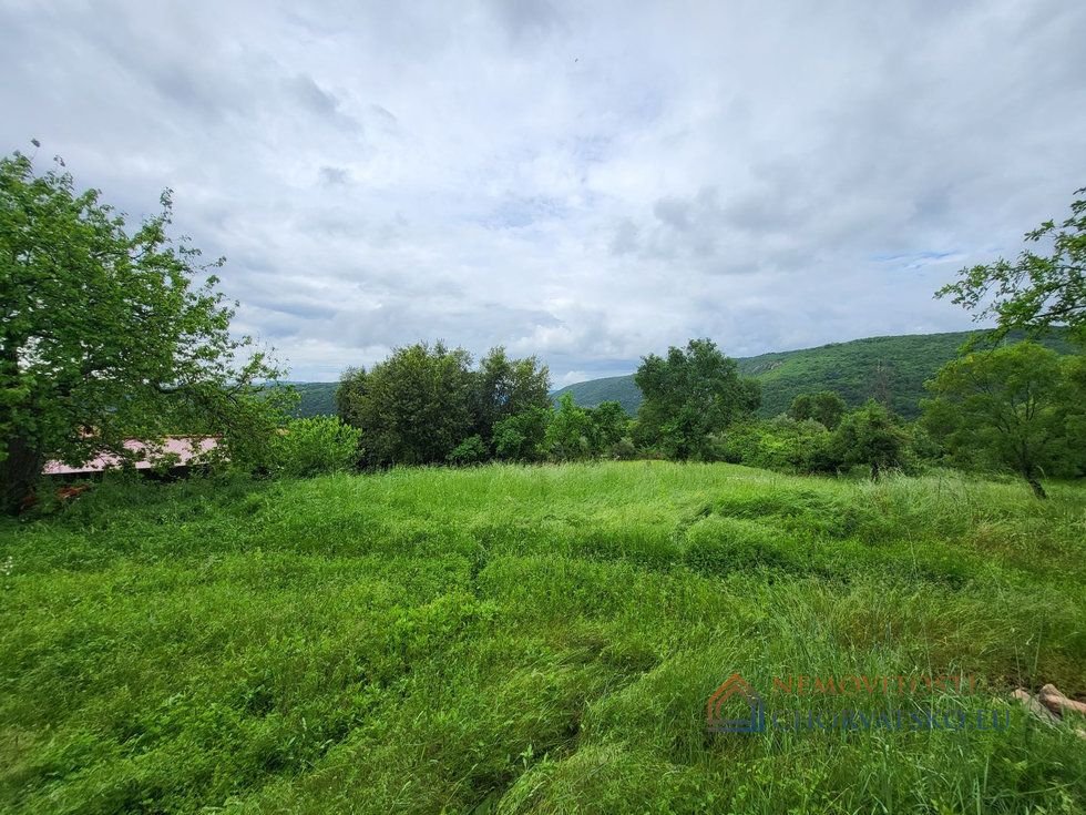 Prodej stavební parcely 1823 m²