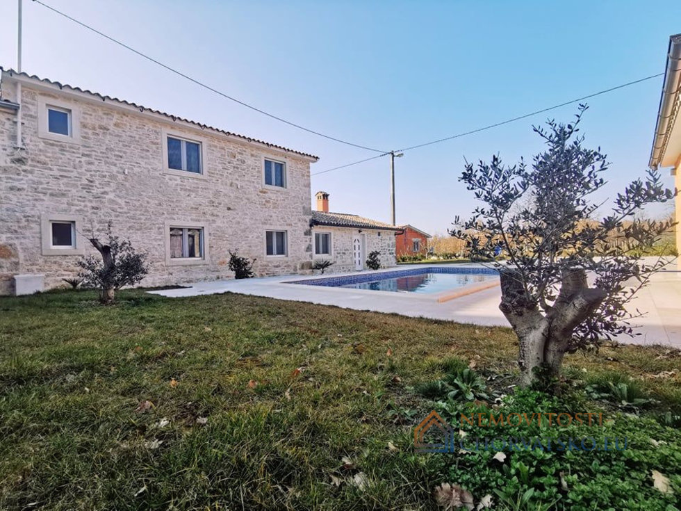 Prodej rodinného domu 220 m²