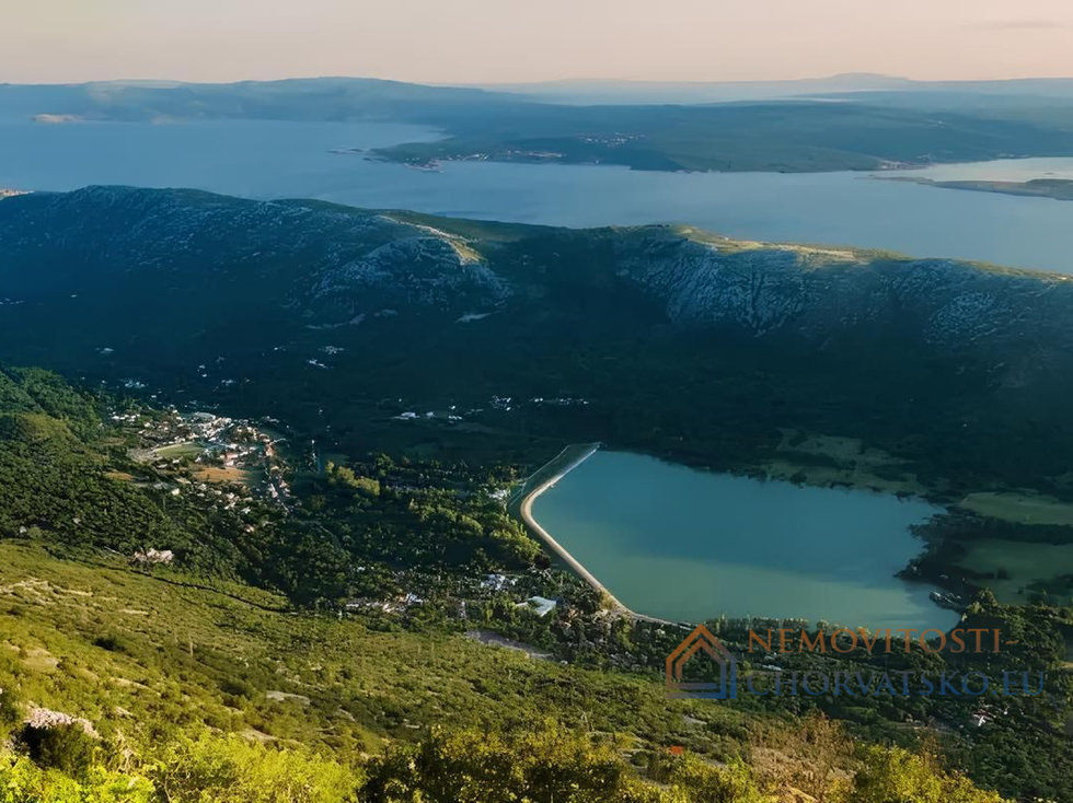 Prodej stavební parcely 115 m²