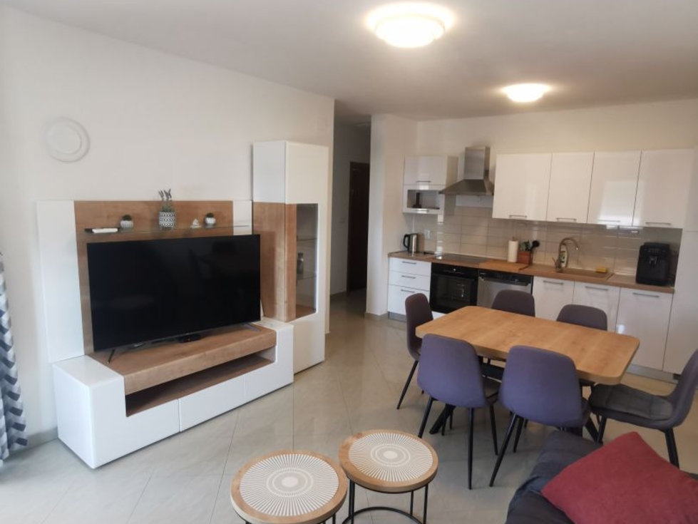 Prodej bytu 1+kk, garsoniery 84 m²