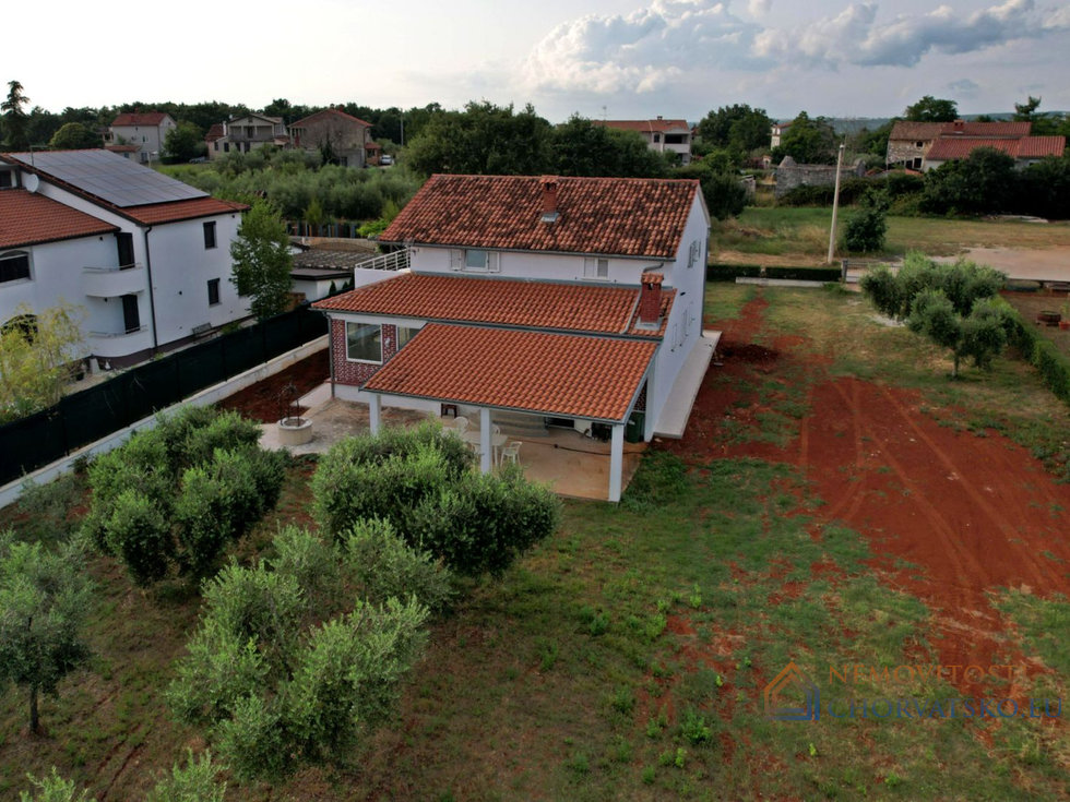 Prodej rodinného domu 220 m²