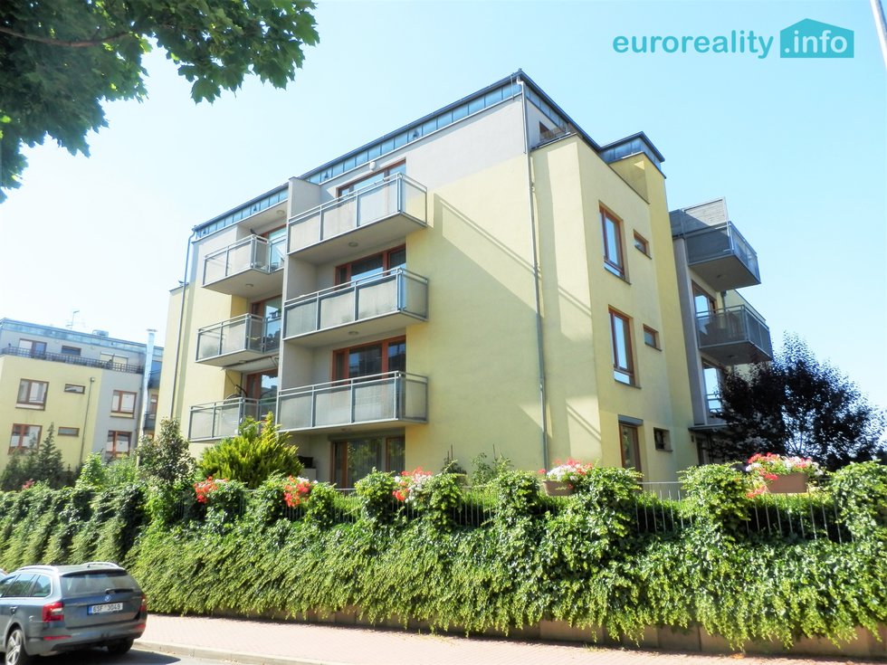 Pronájem bytu 3+1 130 m², Praha