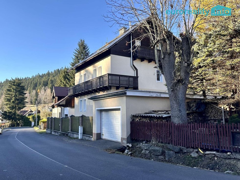 Prodej rodinného domu 300 m², Nové Hamry