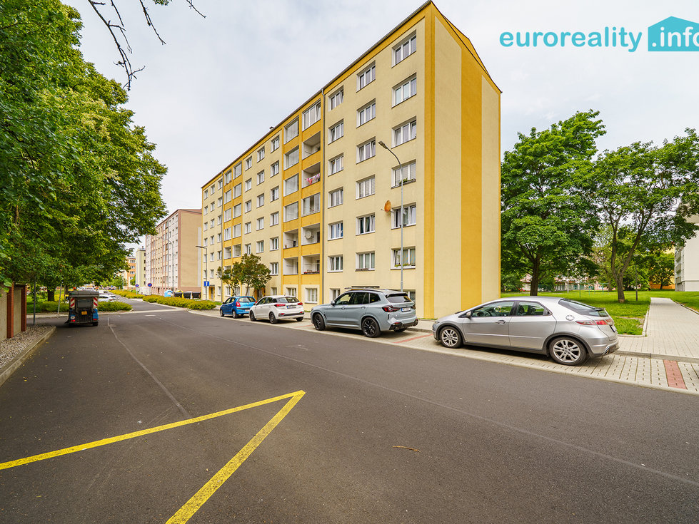 Prodej bytu 4+1 67 m², Ostrov