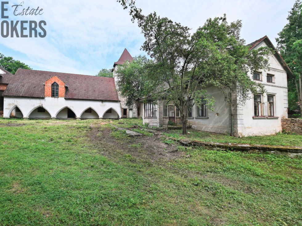 Prodej rodinného domu 5000 m², Zásmuky