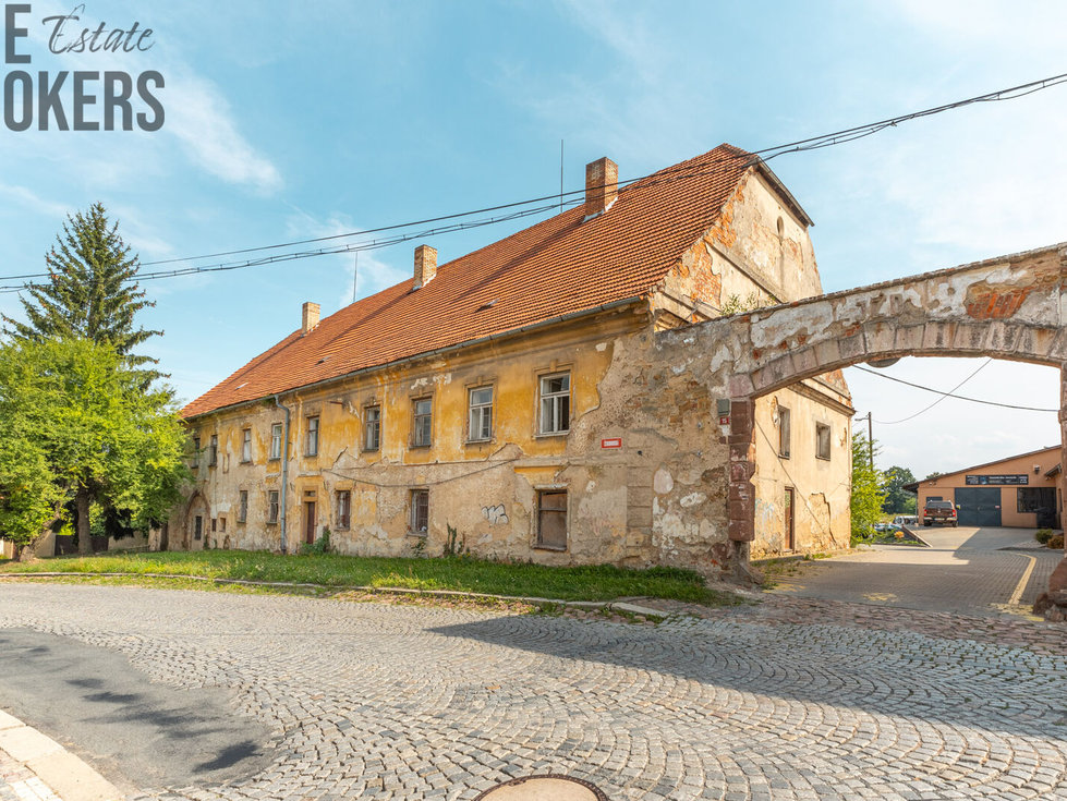 Prodej rodinného domu 579 m², Kostelec nad Černými lesy
