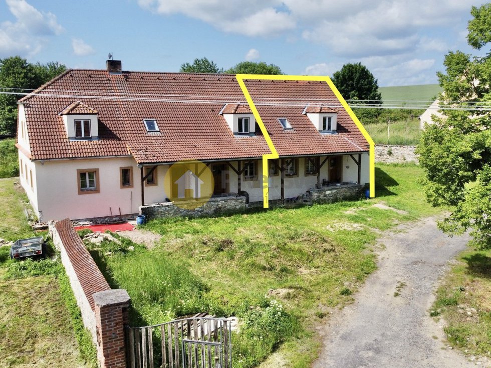 Celkový pohled na dům - část k pronájmu