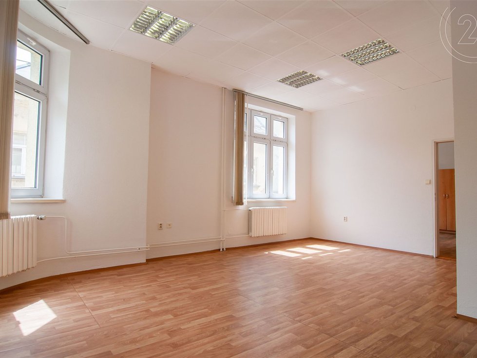 Pronájem kanceláře 74 m², Třinec