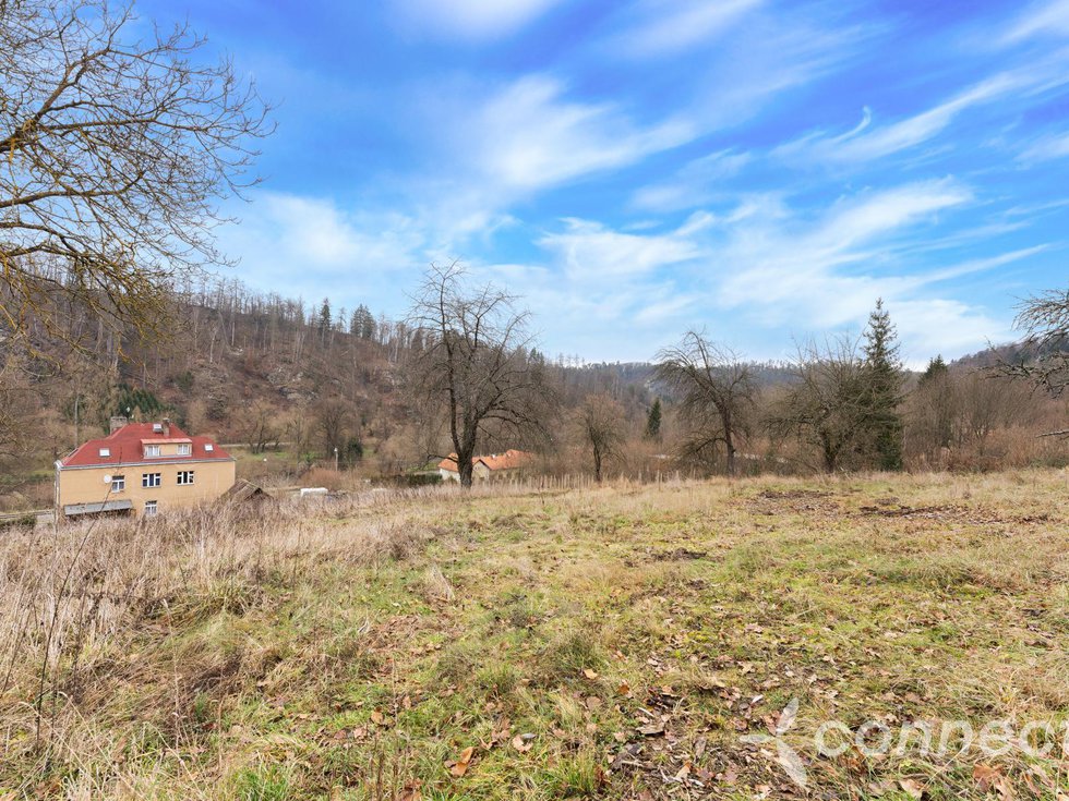 Prodej stavební parcely 2282 m², Český Šternberk