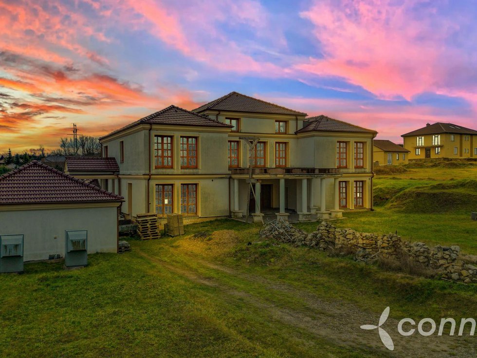 Prodej vily 697 m², Žatec