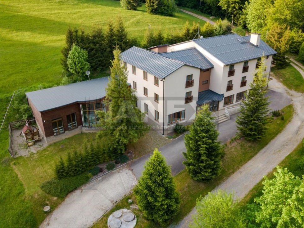 Prodej hotelu, penzionu 1440 m², Nový Hrozenkov