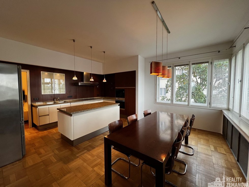 Pronájem bytu 5+1 a více 170 m², Praha