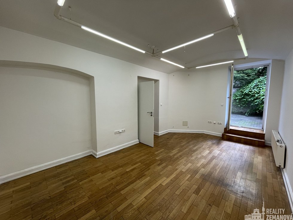 Pronájem kanceláře 72 m², Praha
