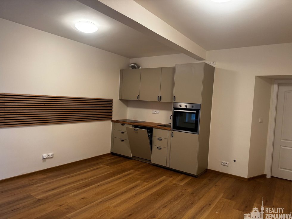 Pronájem bytu 2+kk 36 m², Praha
