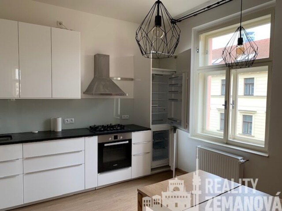 Pronájem bytu 3+1 98 m², Praha